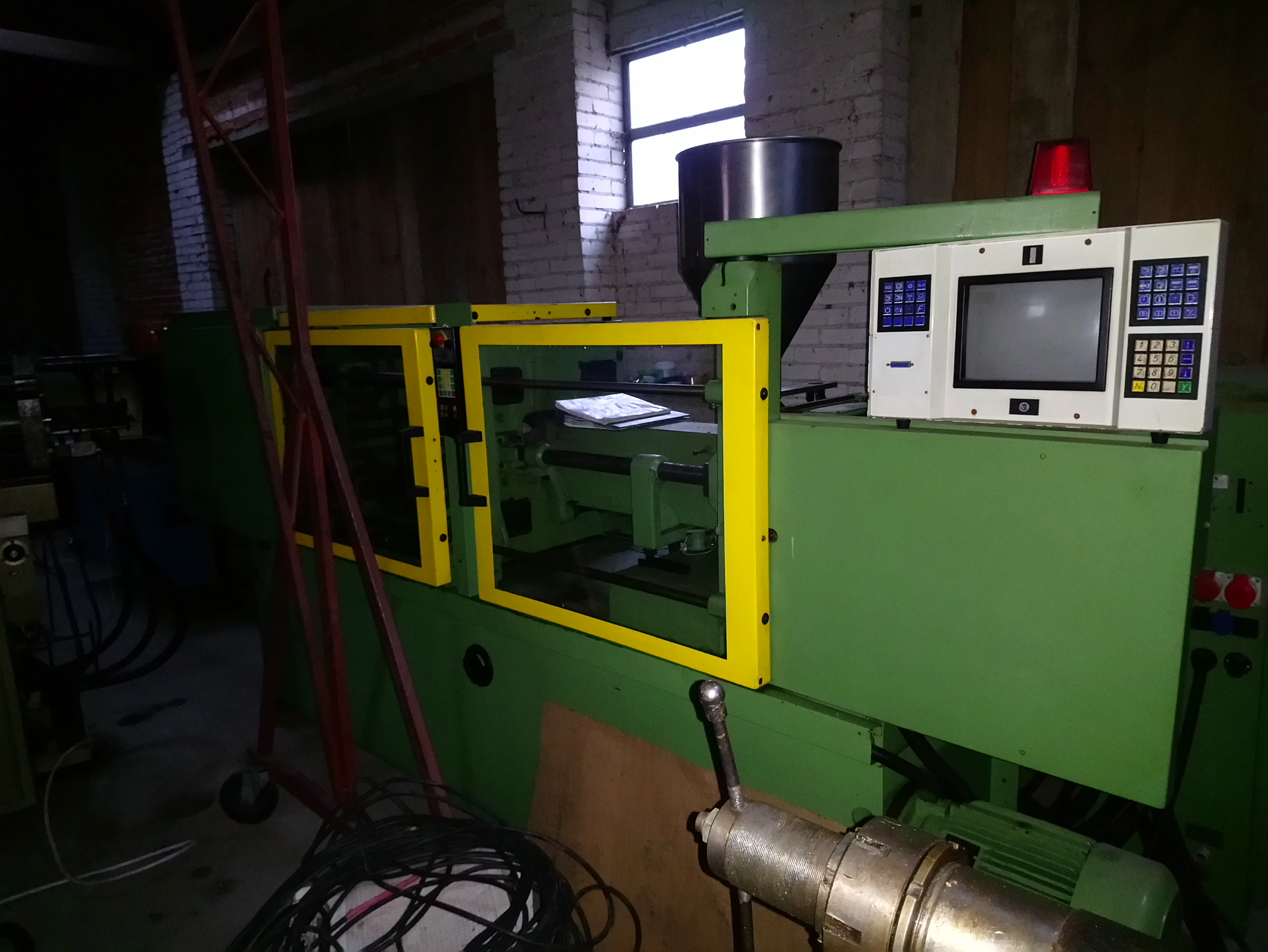 Arburg Allrounder 370CMD  800-325