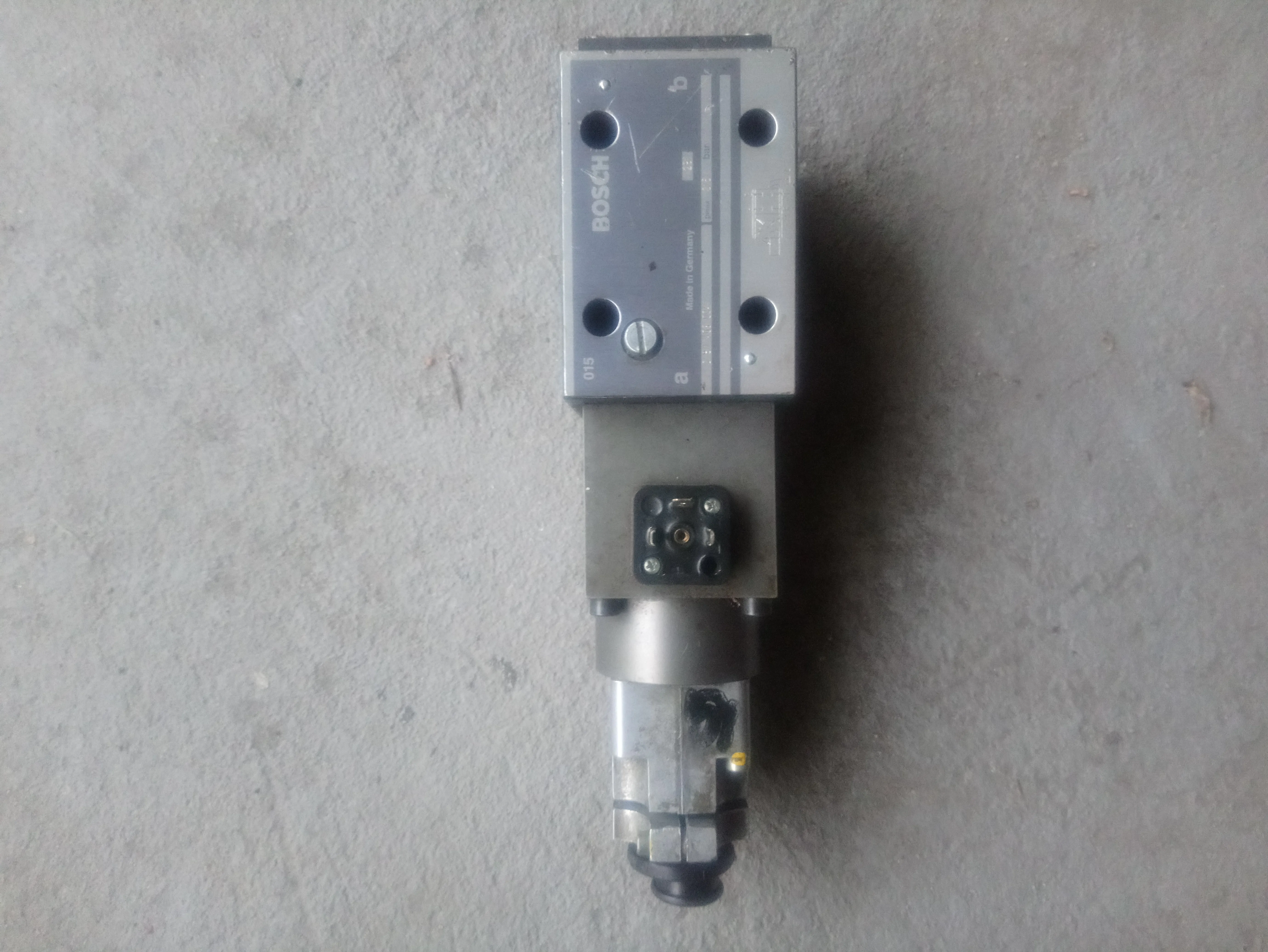 Bosch 0 811 403 004