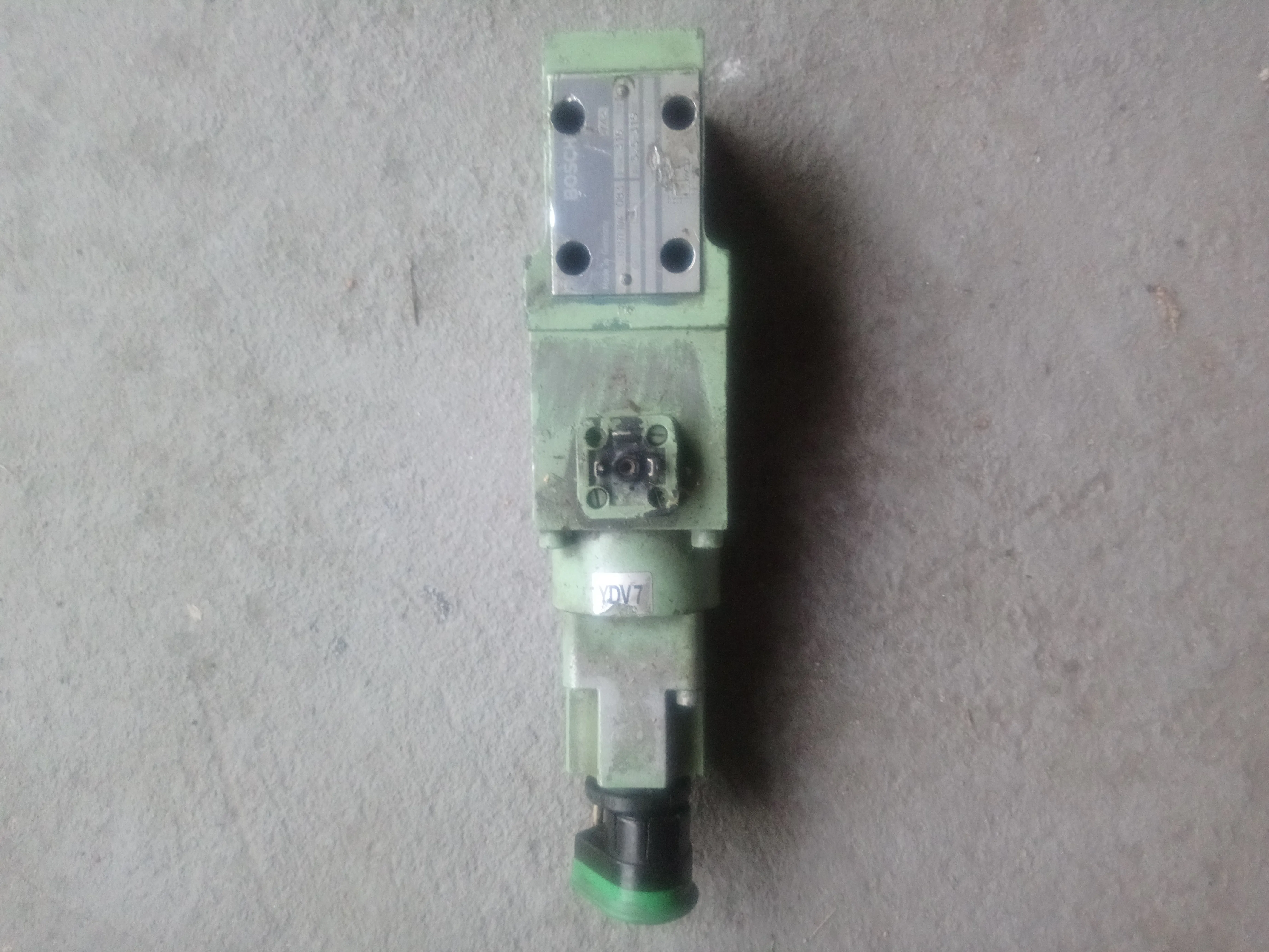 Bosch 0 811 104 083