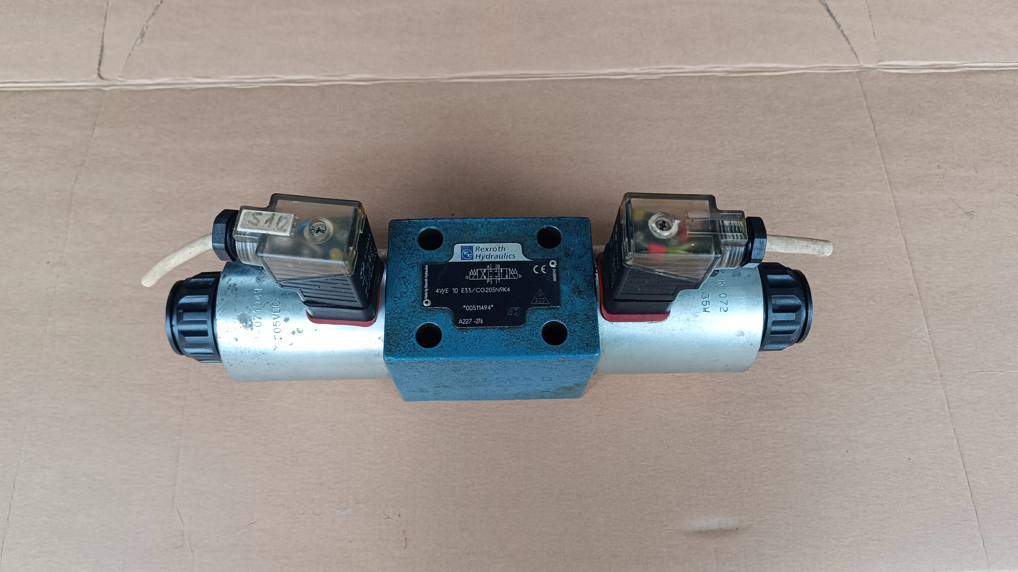 Rexroth 4WE 10 E33/CG205N9K4
